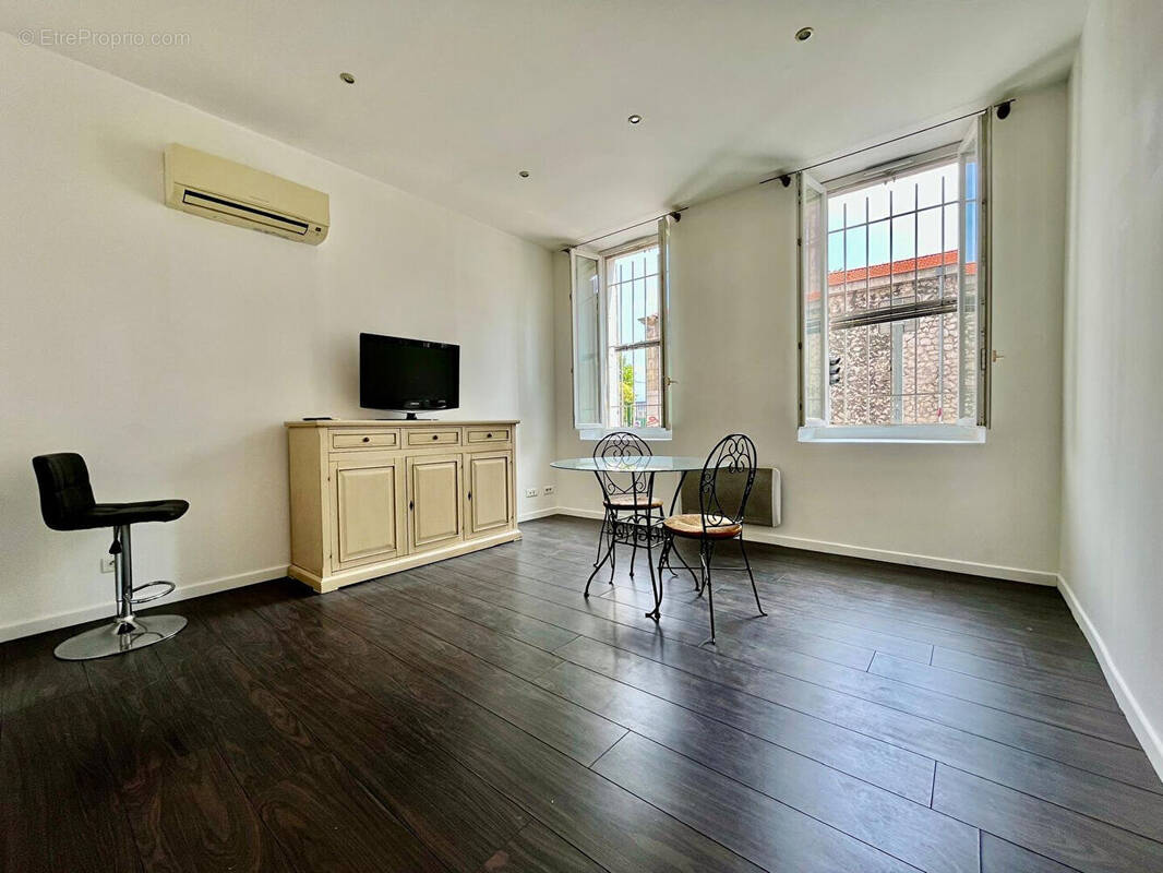 Appartement à MARSEILLE-3E