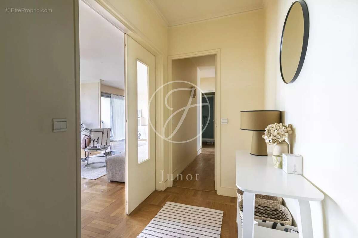Appartement à PARIS-15E