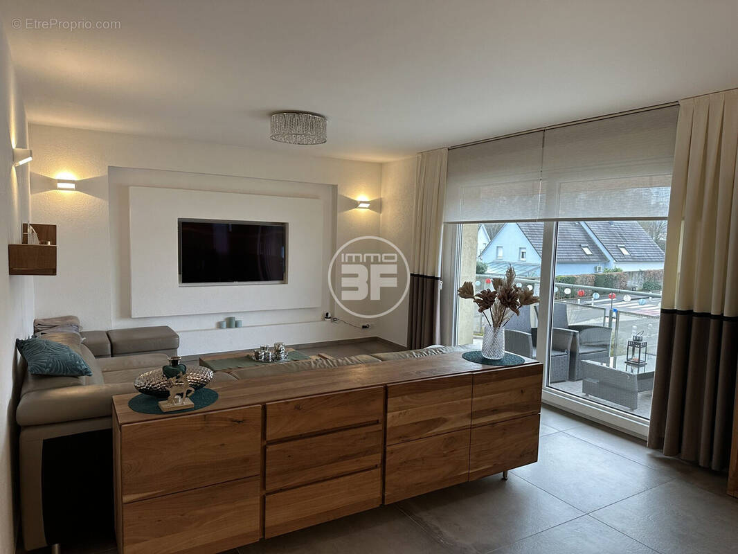 Salon/salle à manger - Appartement à HUNINGUE