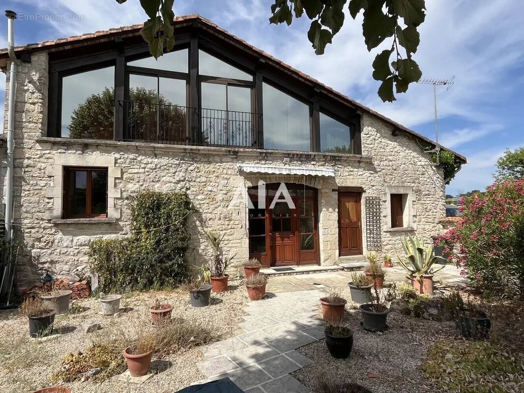 Maison à FONTENILLE