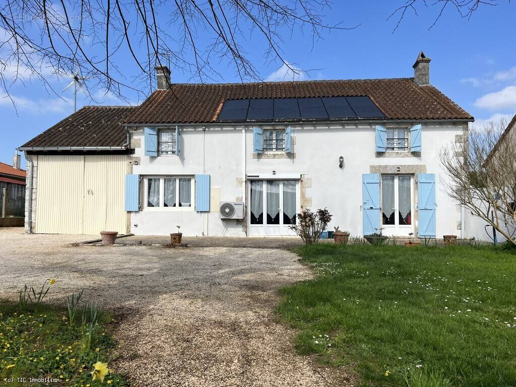 Maison à RUFFEC