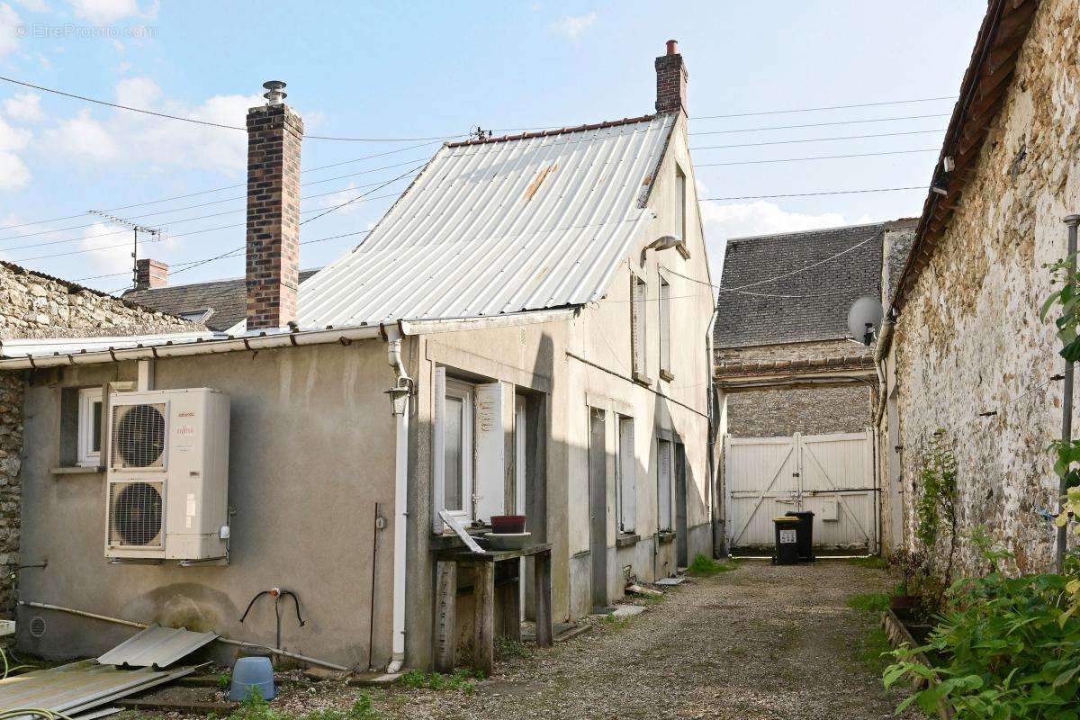 Maison à ETAMPES