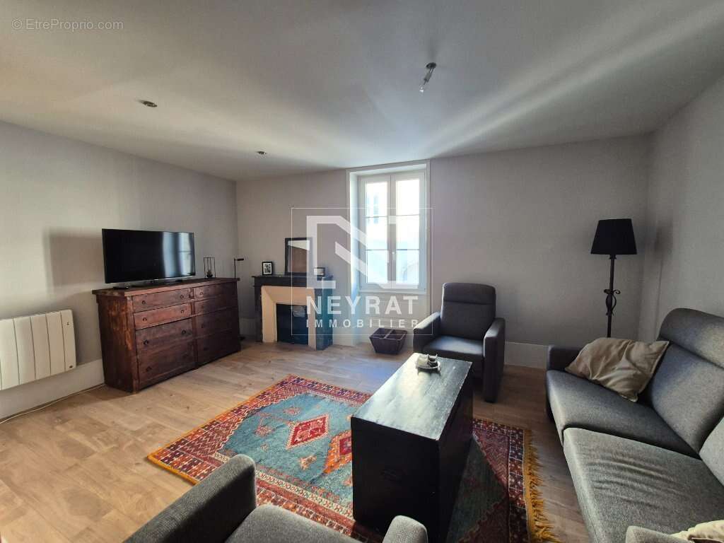Maison à PARIS-L&#039;HOPITAL