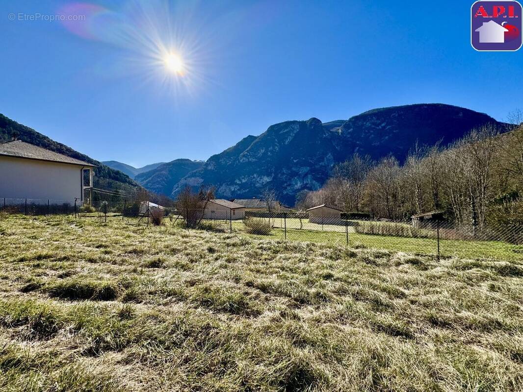 Terrain à TARASCON-SUR-ARIEGE