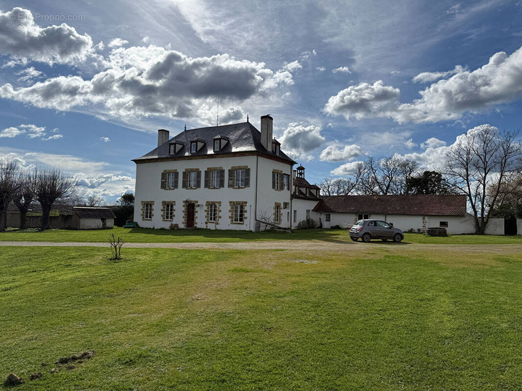 Maison à YZEURE