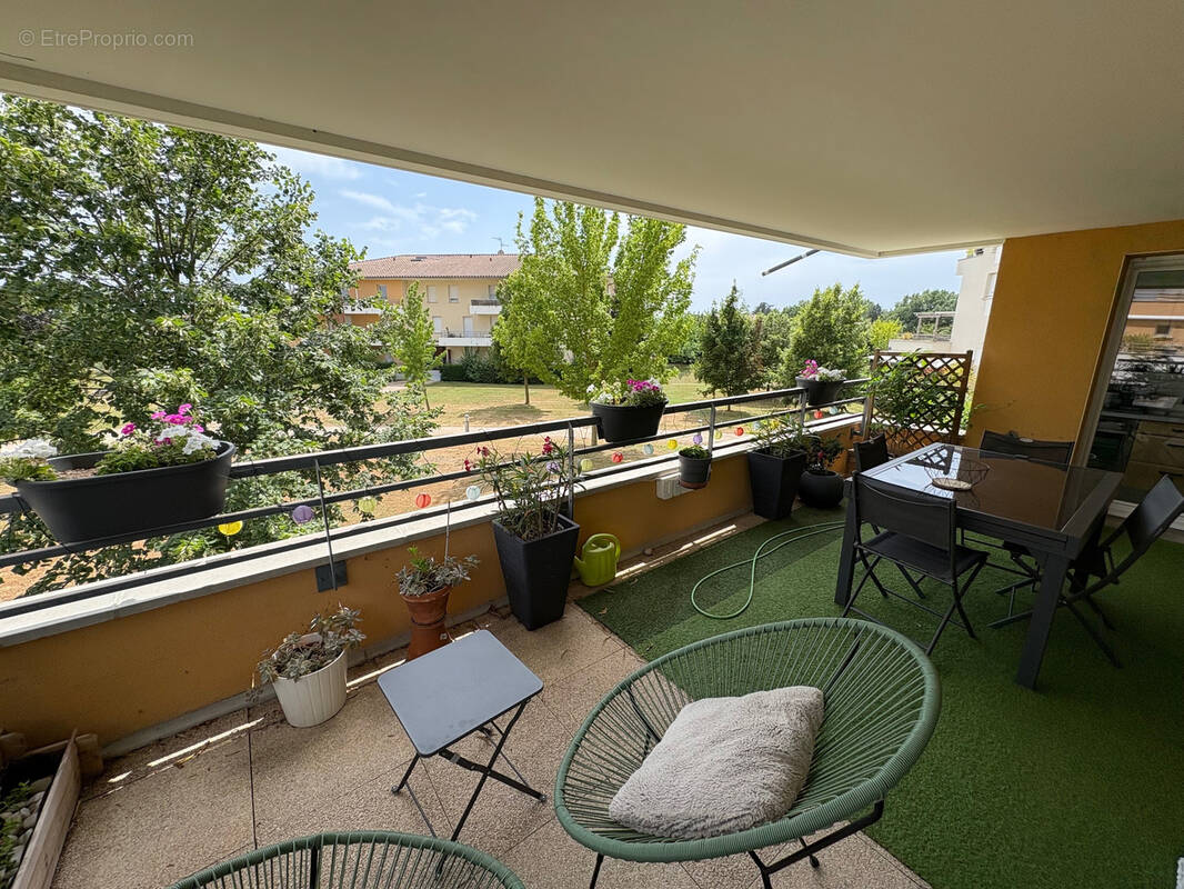 Appartement à FROUZINS