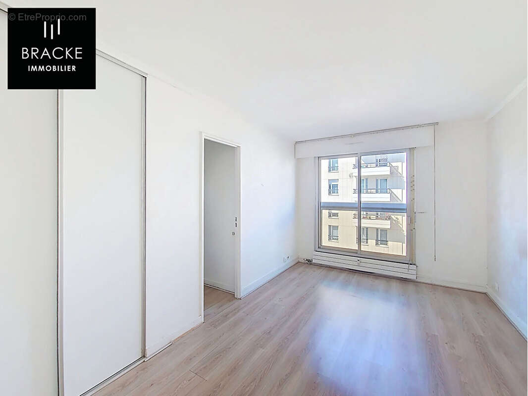 Appartement à COURBEVOIE