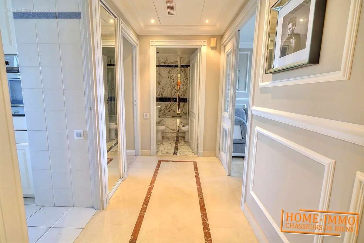 Appartement à VALLAURIS