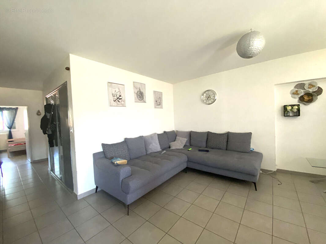 Appartement à VEYNES
