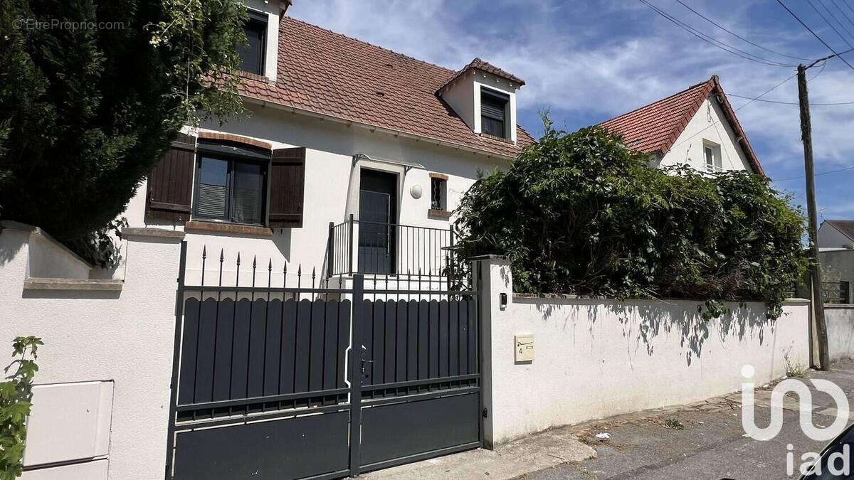 Photo 1 - Maison à OZOIR-LA-FERRIERE
