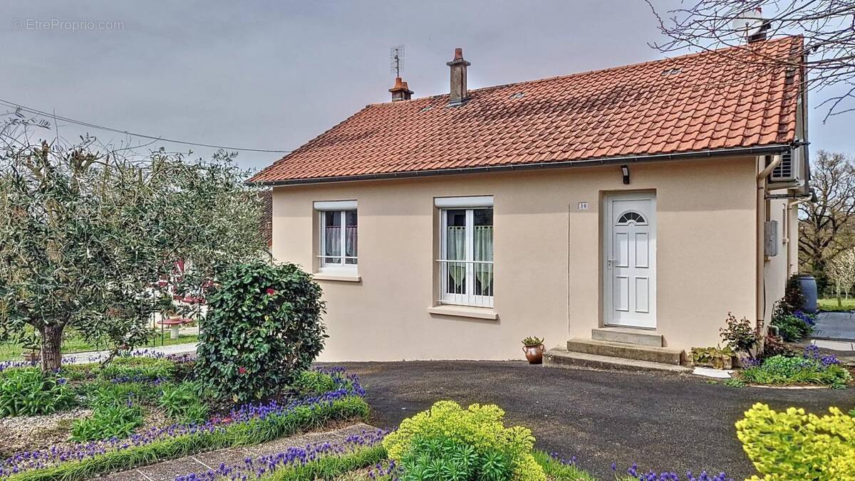 Maison à BELLAC