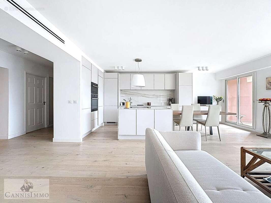 Appartement à MANDELIEU-LA-NAPOULE