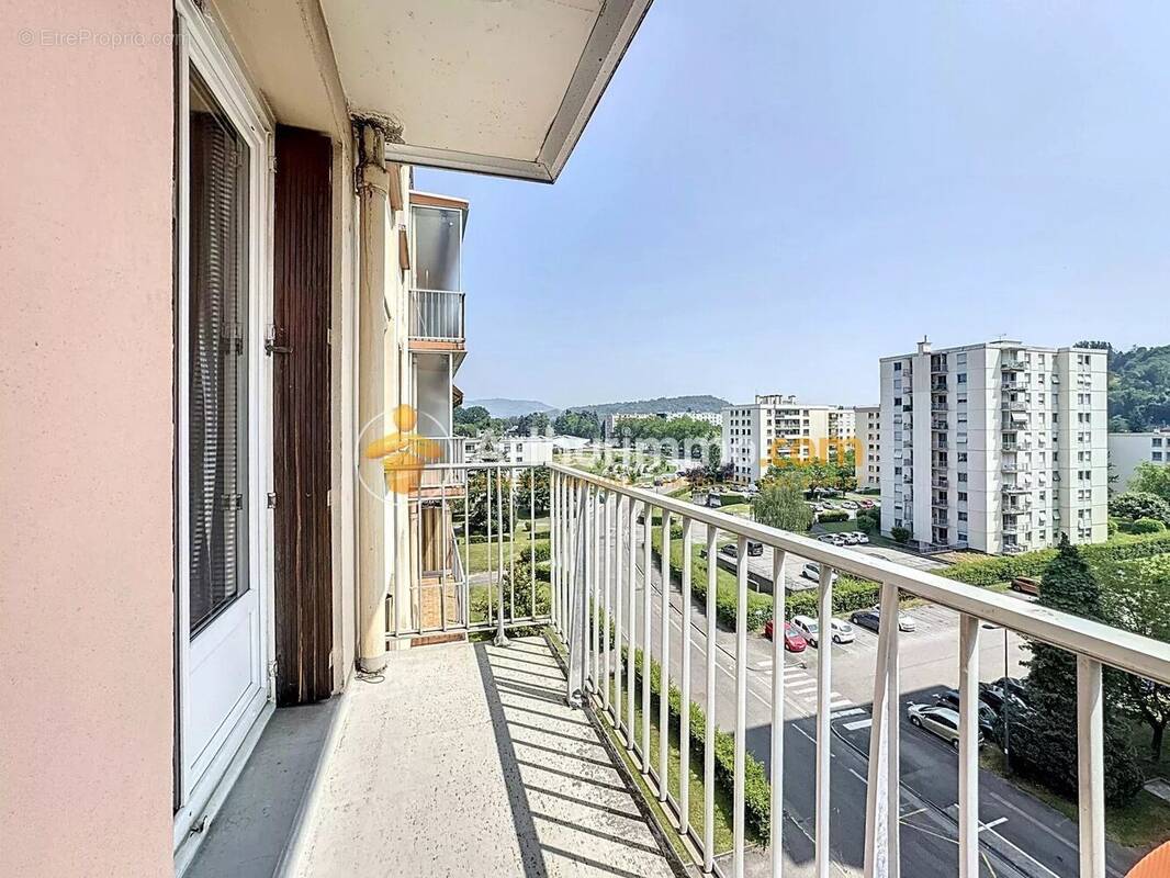 Appartement à BOURGOIN-JALLIEU