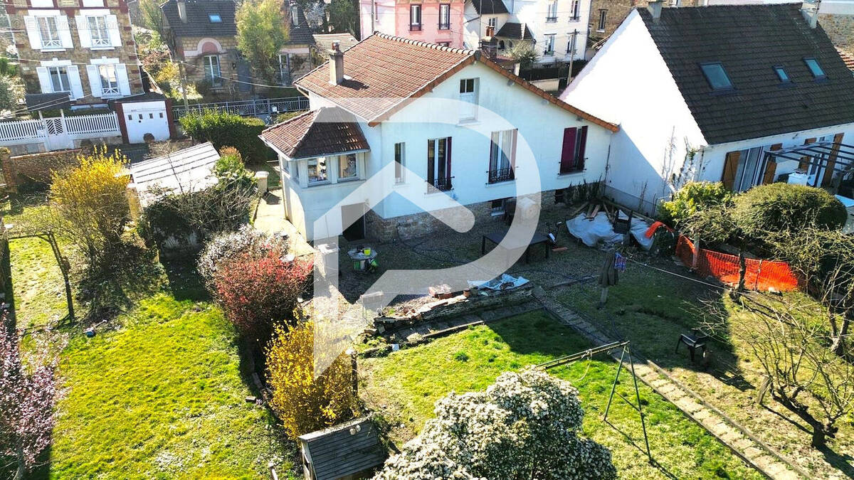 Maison à EZANVILLE