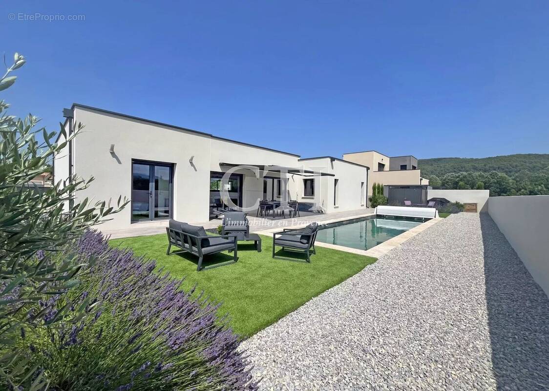 Maison à VAISON-LA-ROMAINE
