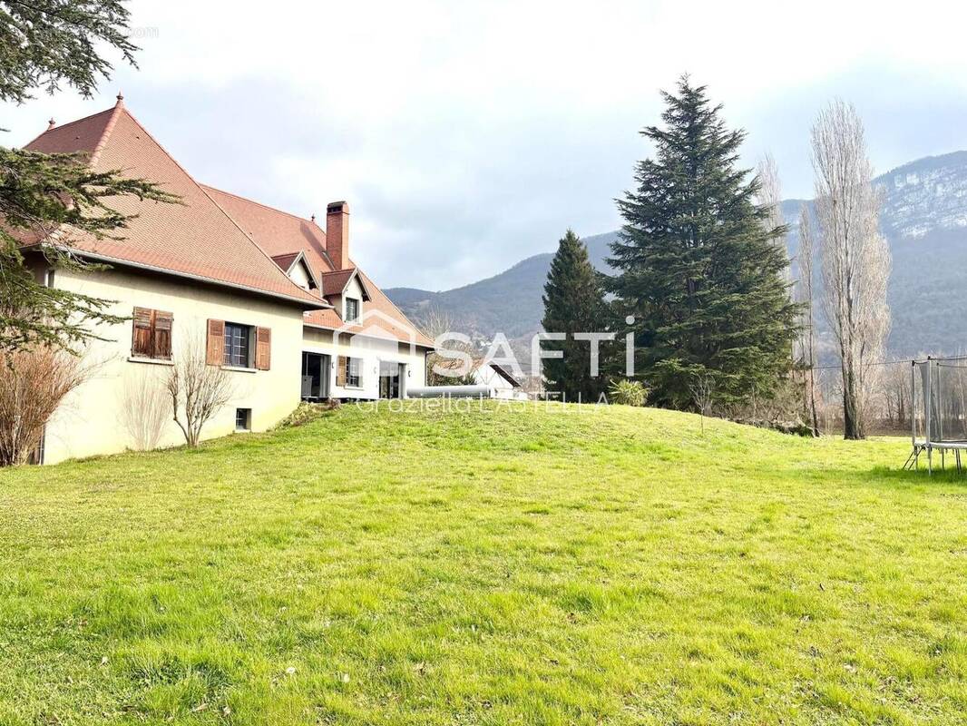 Photo 1 - Maison à LA BUISSE