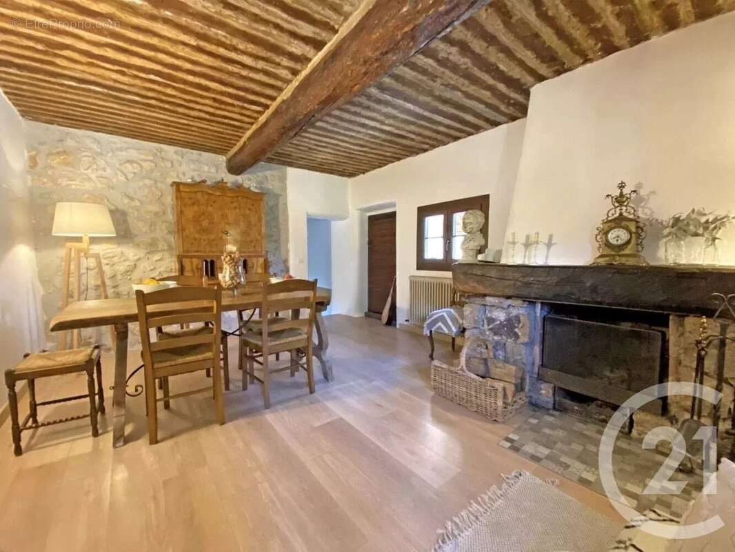 Maison à ROQUEFORT-LES-PINS