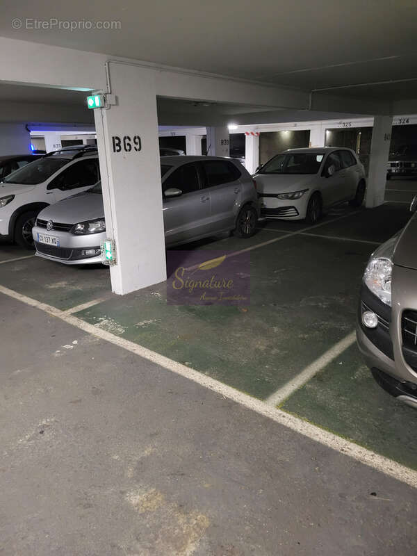 Parking à LE MANS