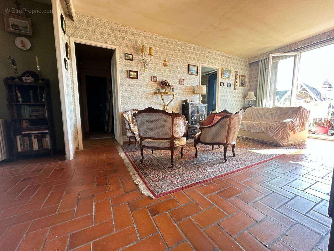 Appartement à SAINT-MAUR-DES-FOSSES