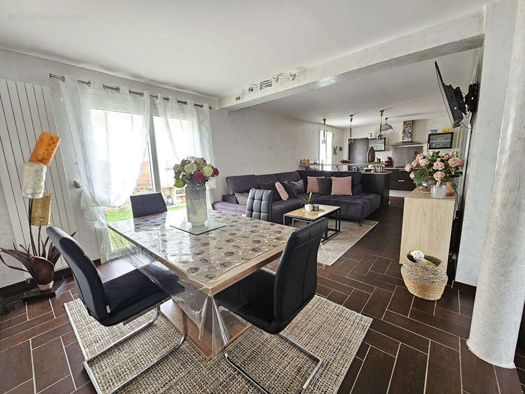 Maison à SARCELLES