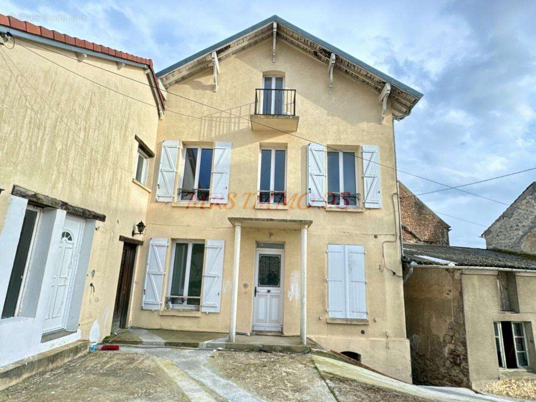 Maison à SAINT-MARTIN-DU-TERTRE
