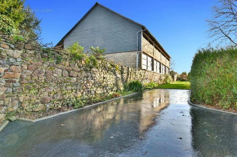 Maison à DOL-DE-BRETAGNE