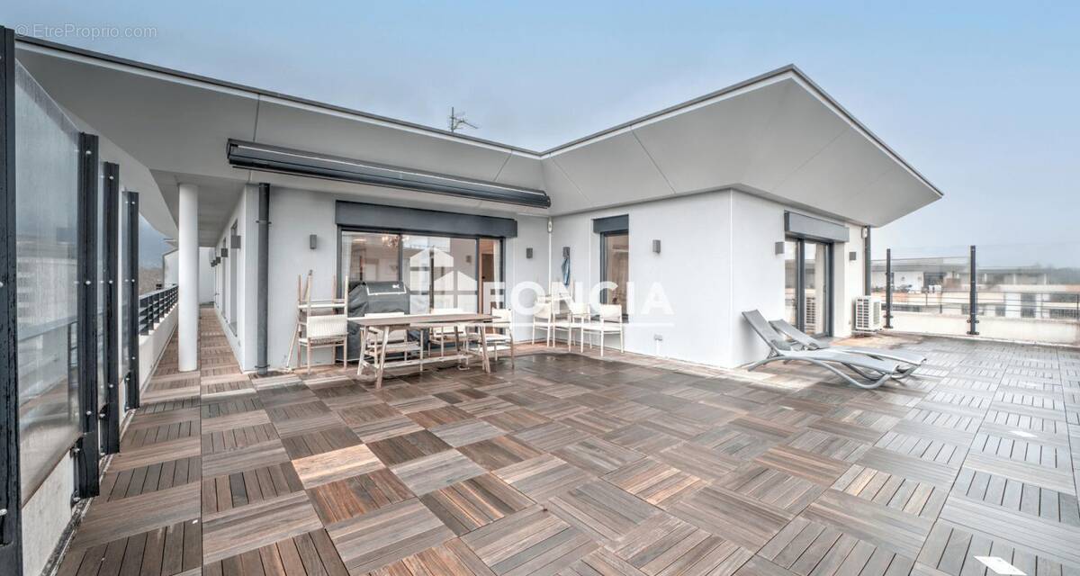 Appartement à SAINT-GENIS-POUILLY
