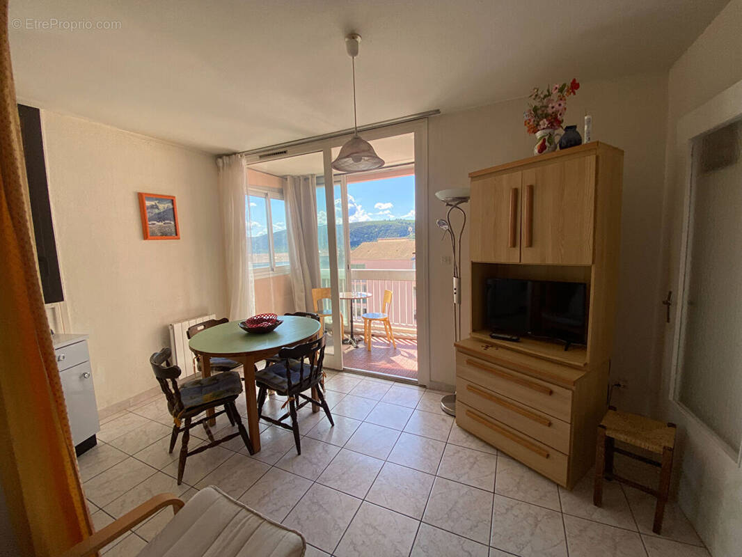 Appartement à GREOUX-LES-BAINS