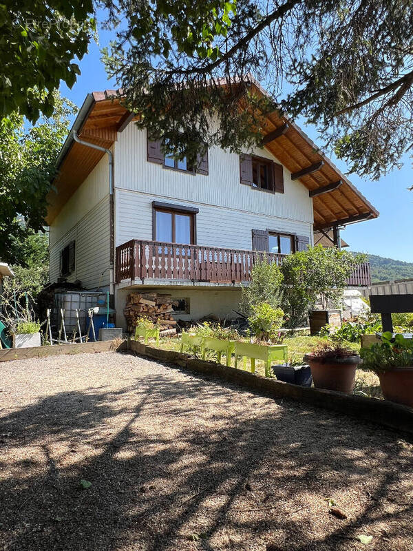 Maison à SAINT-CERGUES