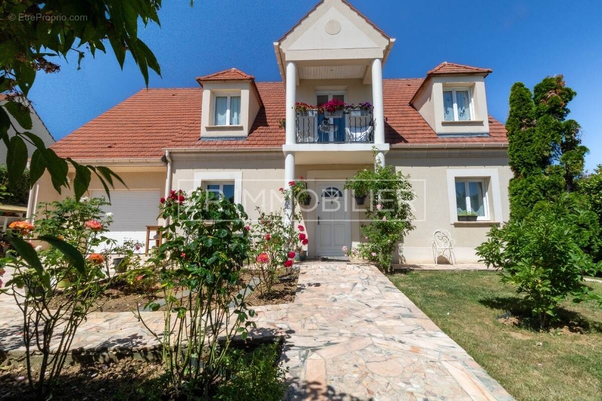 Maison à MAGNY-LE-HONGRE