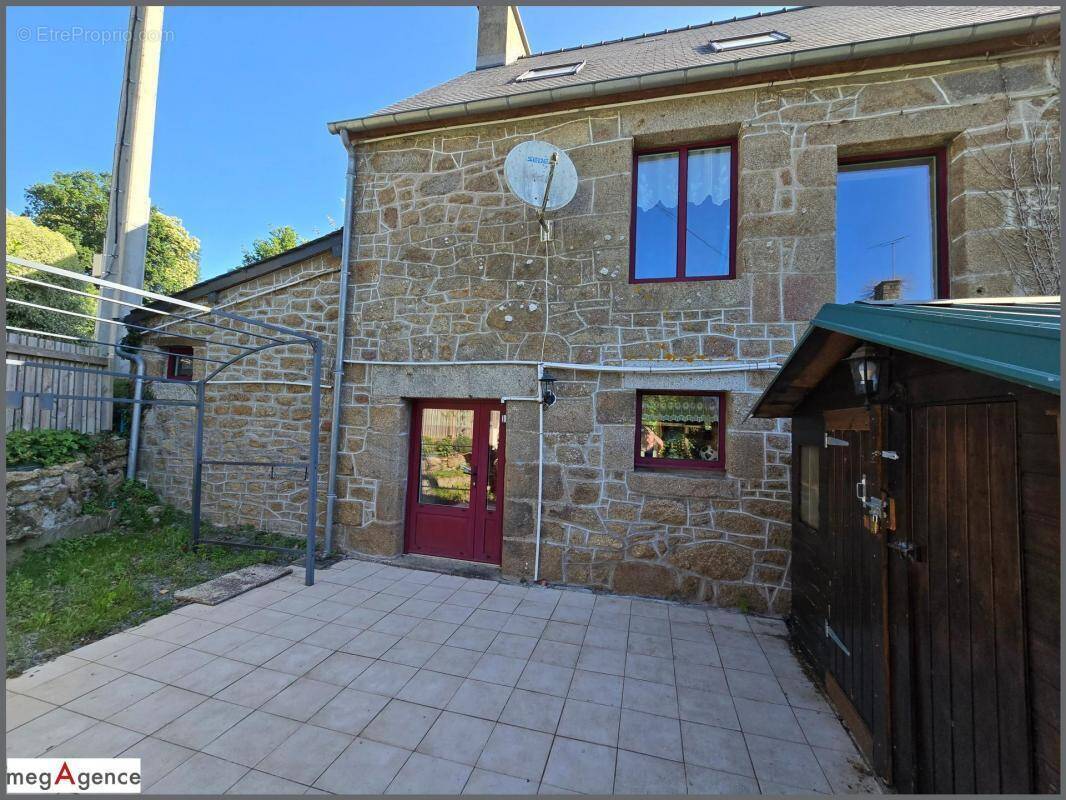 Maison à SAINT-MARC-LE-BLANC