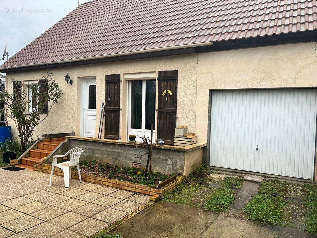 Maison à FERRIERES-EN-GATINAIS
