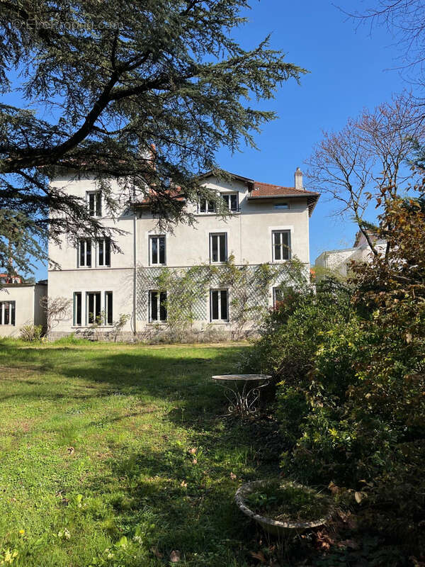 Maison à TASSIN-LA-DEMI-LUNE