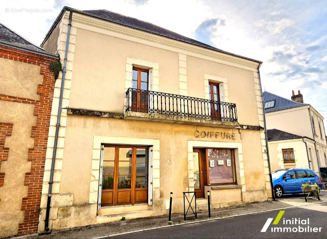 Maison à MONNAIE