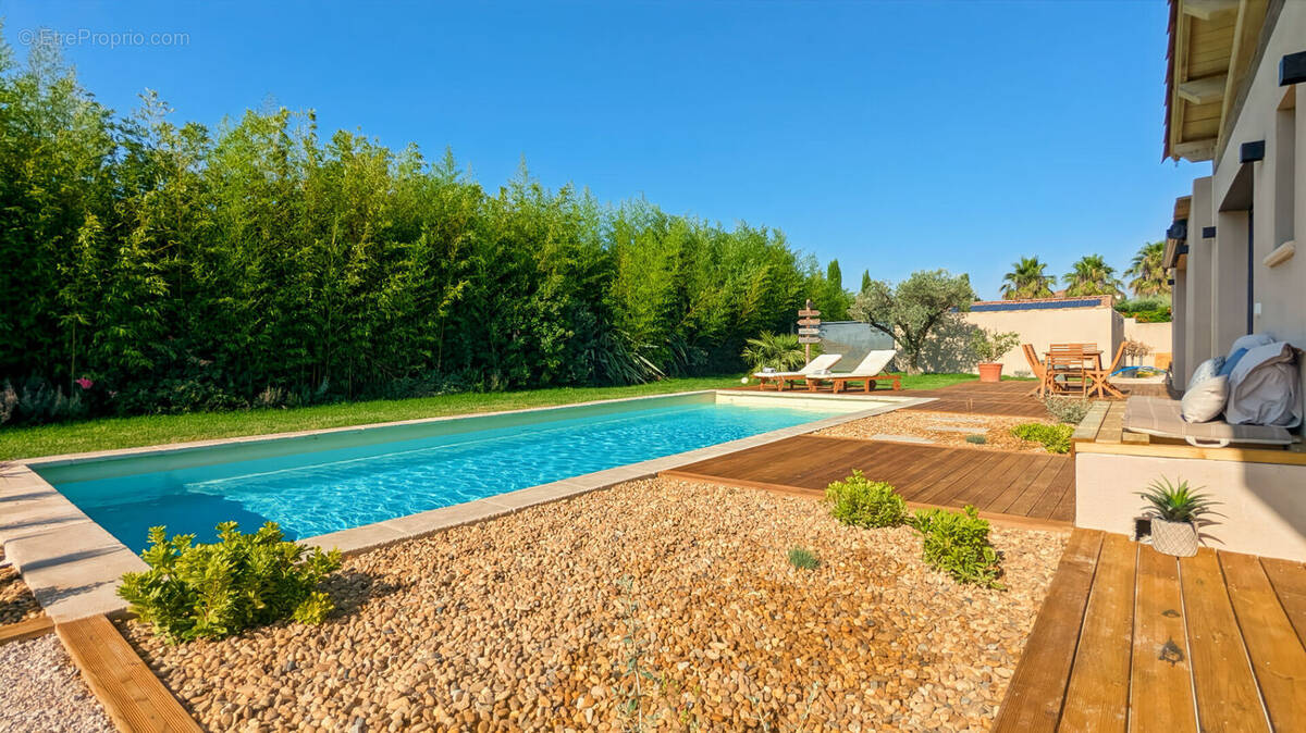 Maison à MAILLANE