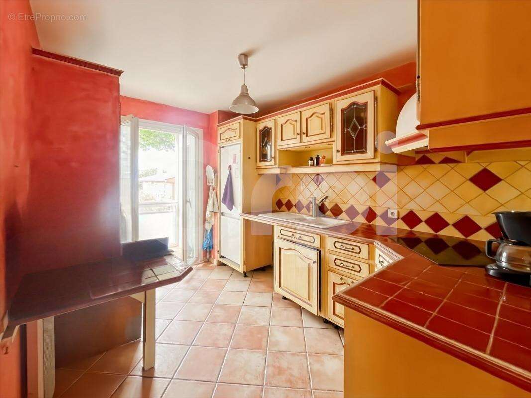 Appartement à LA CRAU