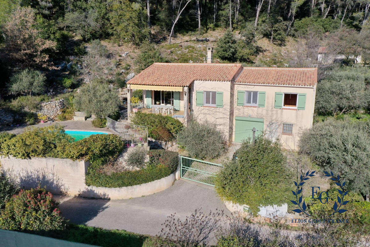 Maison à SAINT-ZACHARIE