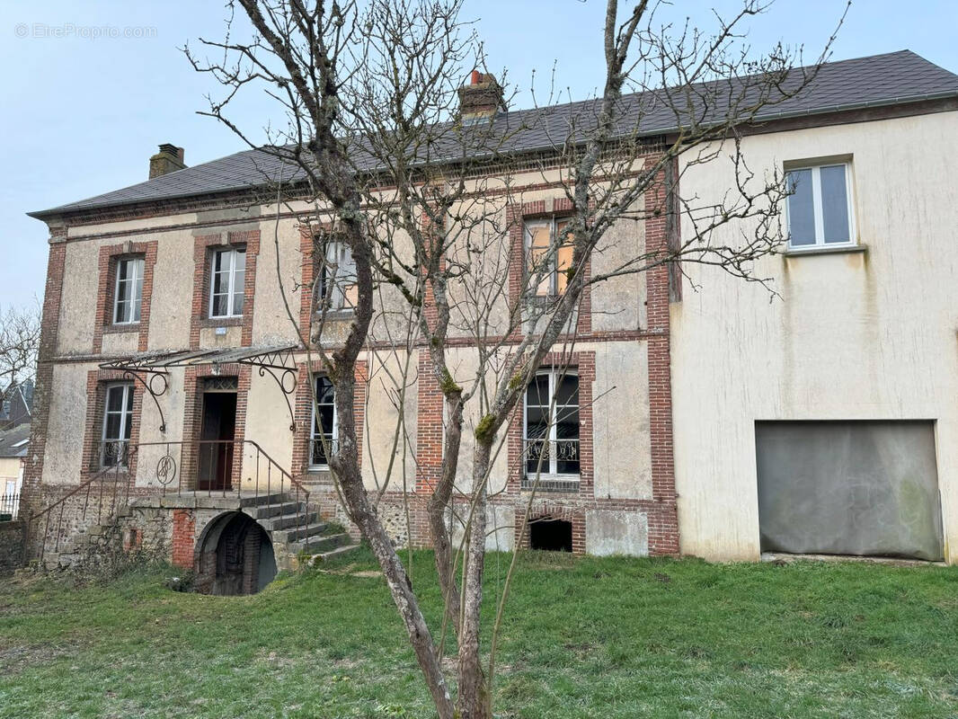Maison à SAINTE-GAUBURGE-SAINTE-COLOMBE