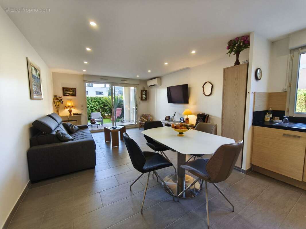 Appartement à MANDELIEU-LA-NAPOULE