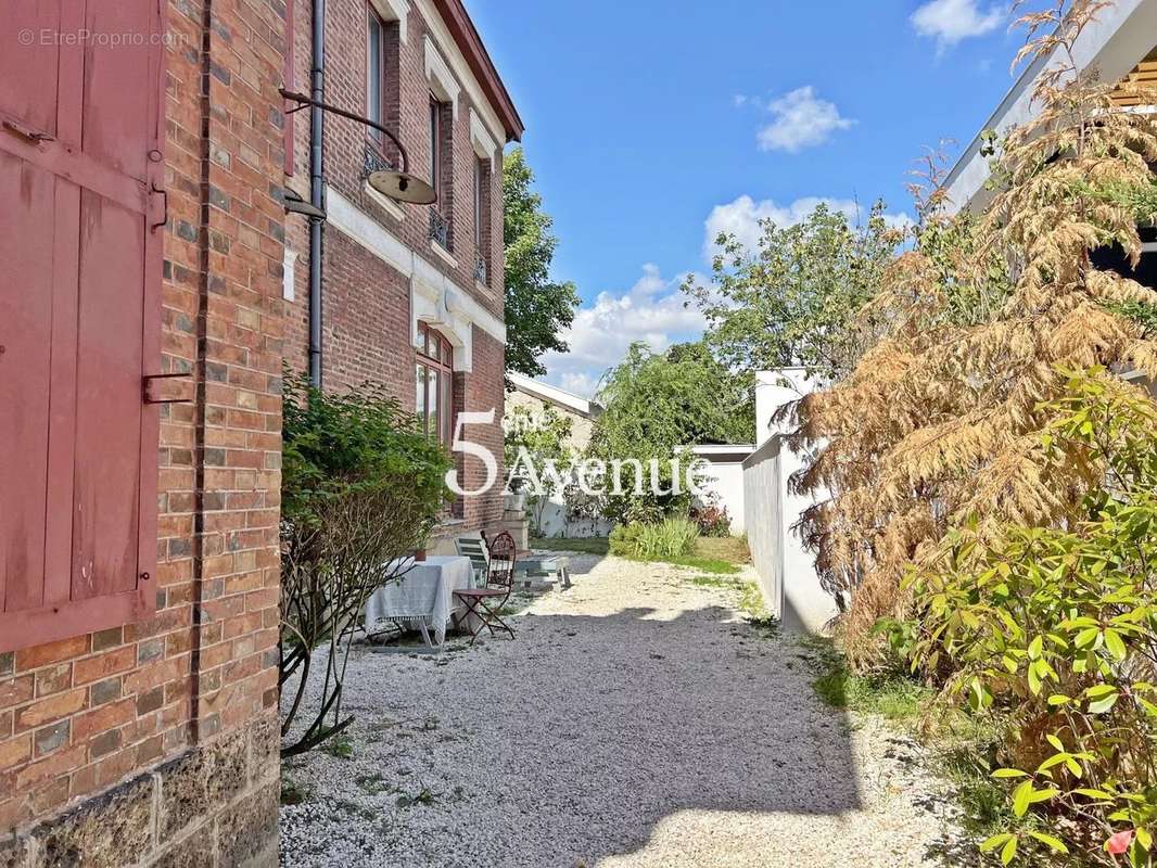 Maison à SAINT-MAUR-DES-FOSSES