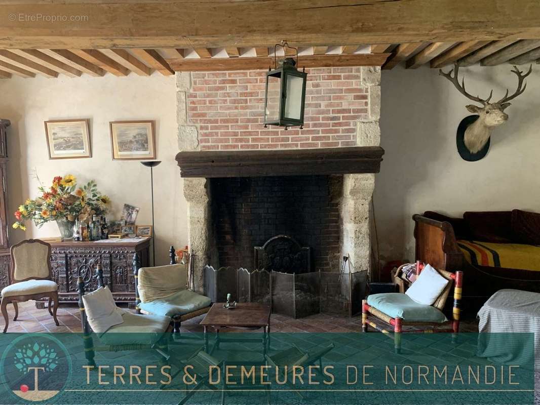 Maison à REUX