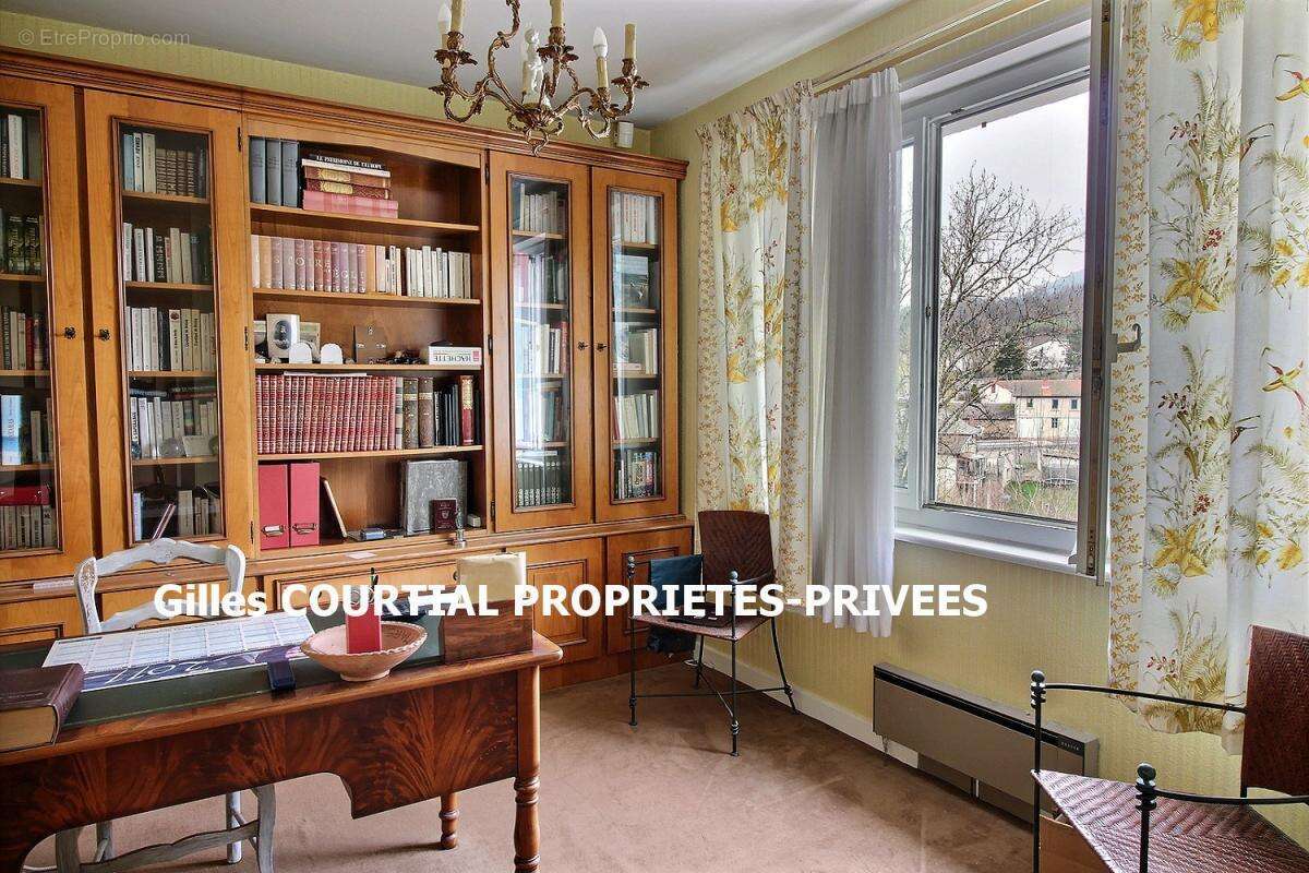 Maison à SAINT-JULIEN-CHAPTEUIL
