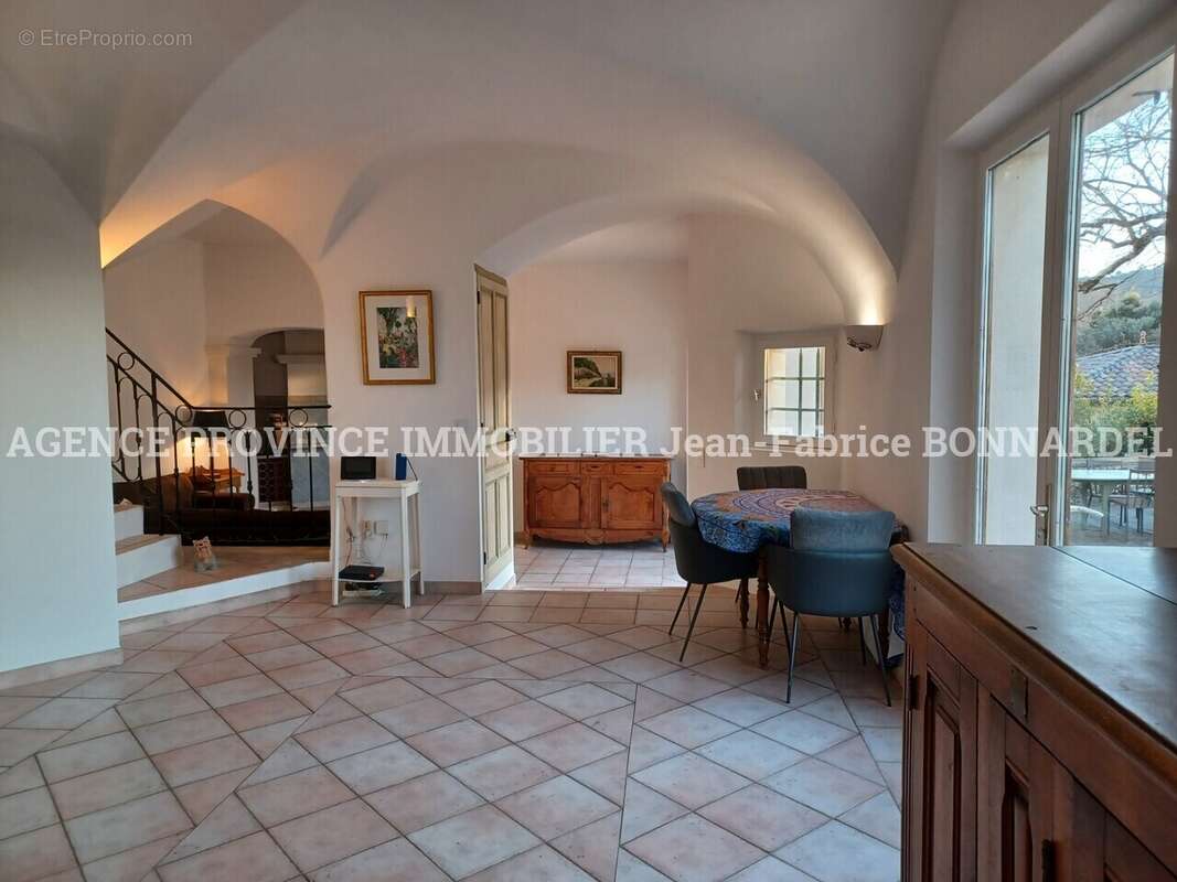 Maison à SAINT-PAUL-TROIS-CHATEAUX