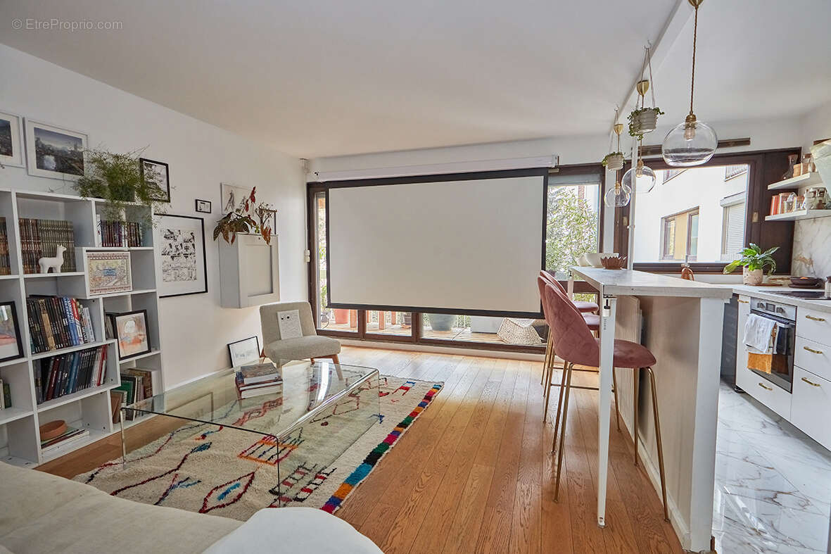 Appartement à PARIS-19E