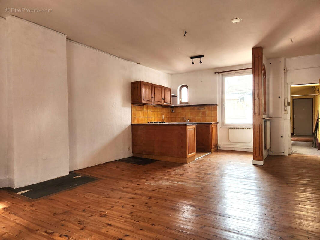 Appartement à SAINT-ETIENNE