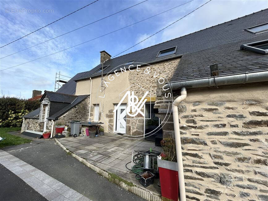 Maison à DOL-DE-BRETAGNE