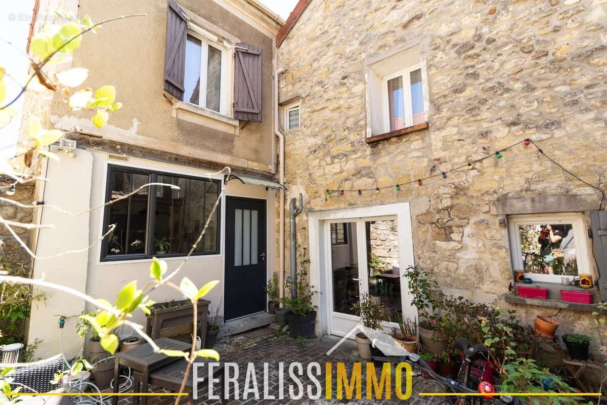 Maison à NEUVILLE-SUR-OISE