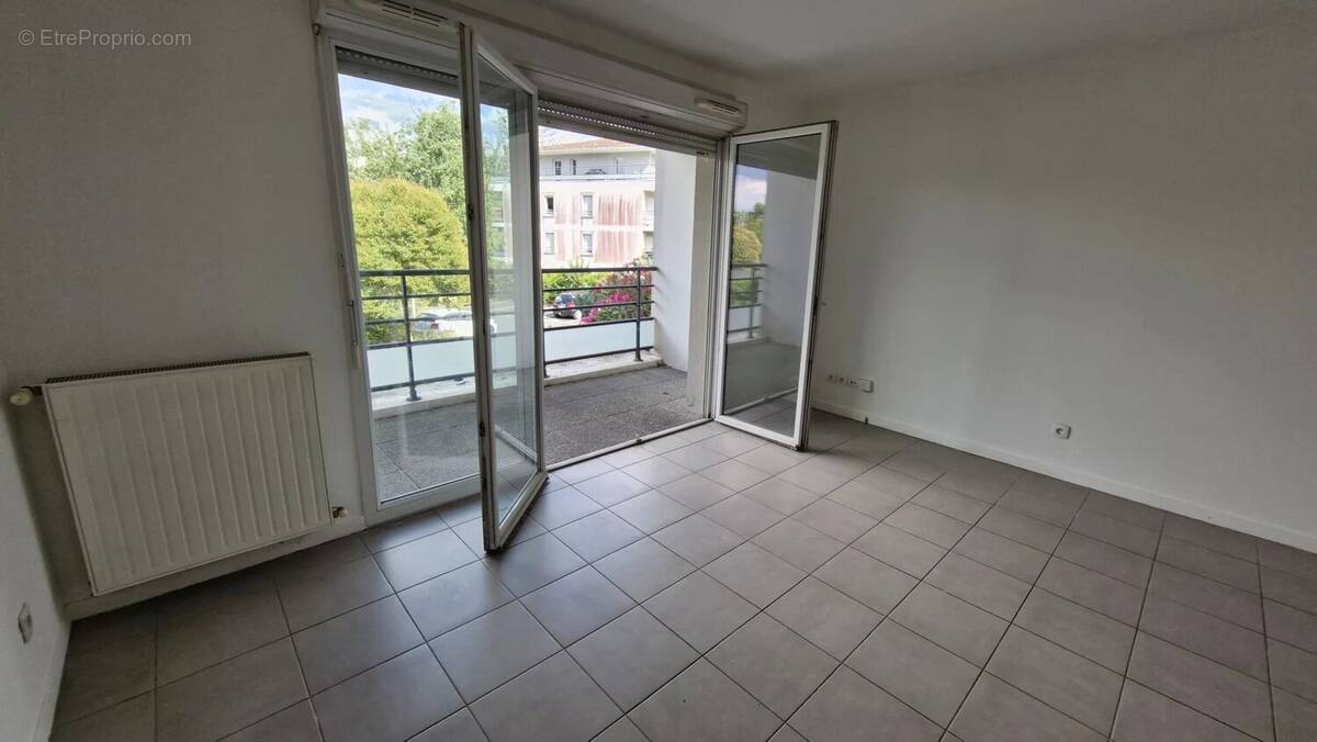 Appartement à VILLENAVE-D&#039;ORNON