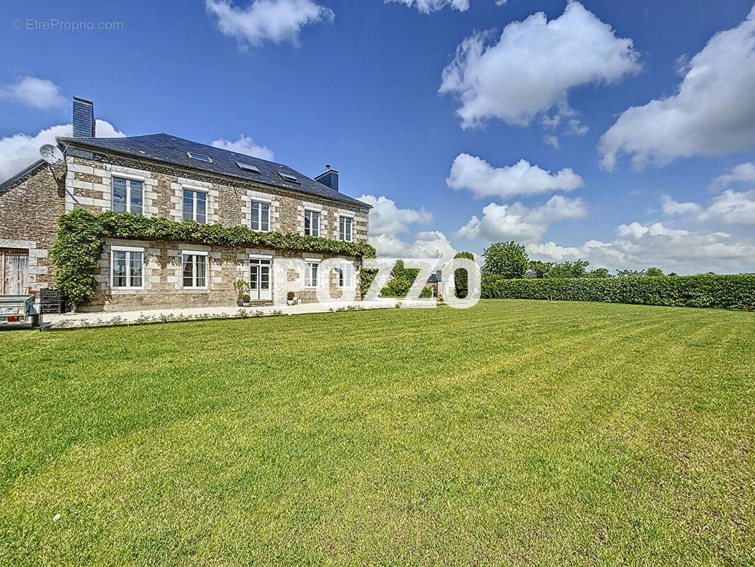 Maison à SAINT-SEVER-CALVADOS