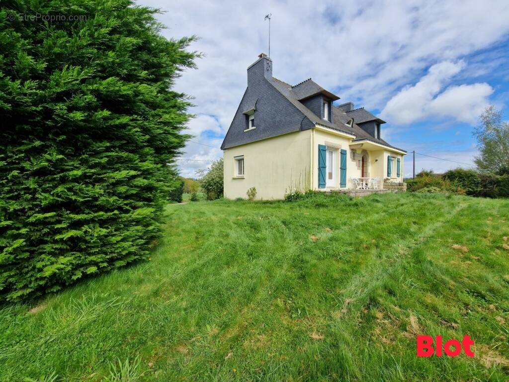 Maison à MOREAC